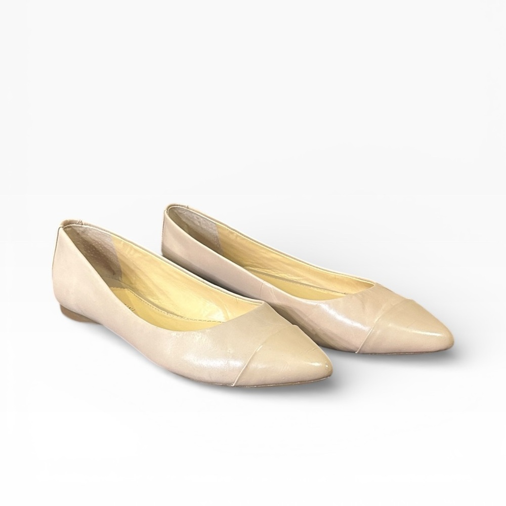Gianni Bini Beige Leather Pointed Cap Toe Flats Women’s Size 8
